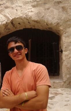  6885967  Artur, 29 ,    