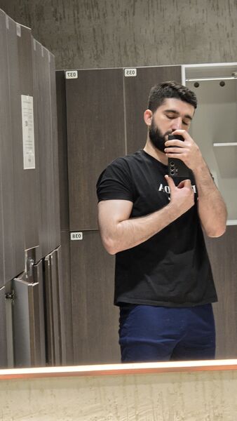  ,   Emir, 28 ,     , c 