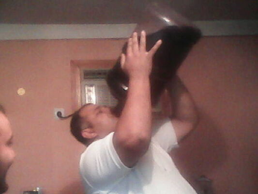  ,   Gio, 48 ,  