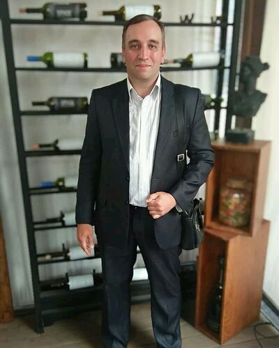  ,   Alex actor, 42 ,   ,   , c 