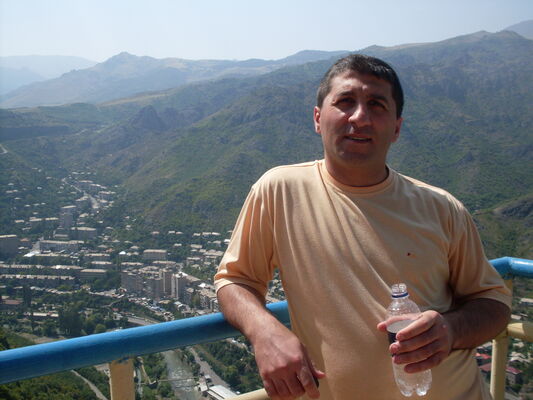  ,   Gagik, 42 ,   ,   , c 