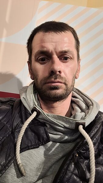  ,   Alek, 40 ,   ,   
