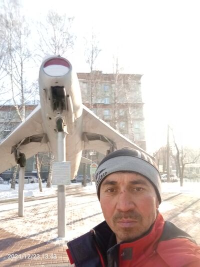  ,   Bek, 42 ,  