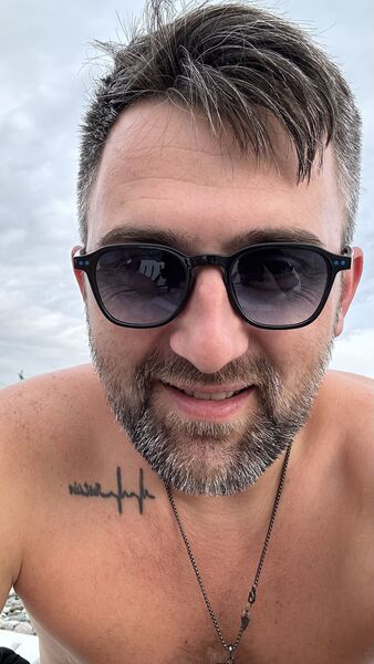  ,   Tato, 40 ,   ,   