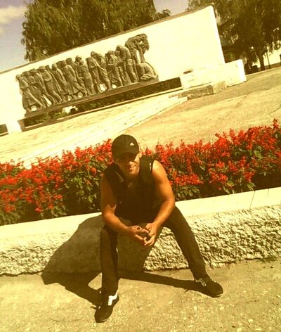  ,   Artur, 38 ,   ,   