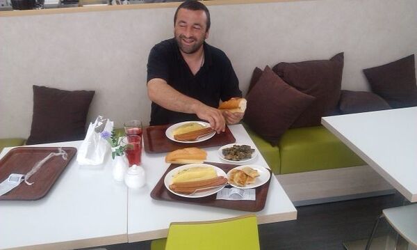  ,   Koba, 44 ,   