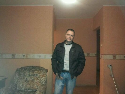  ,   Alex, 42 ,   
