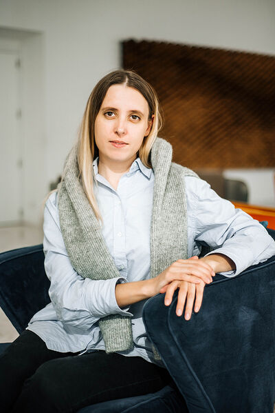  ,   Elena, 38 ,   c , 