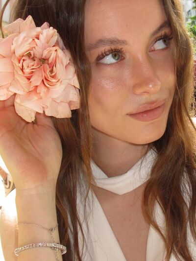  ,   Angelina, 29 ,   ,   
