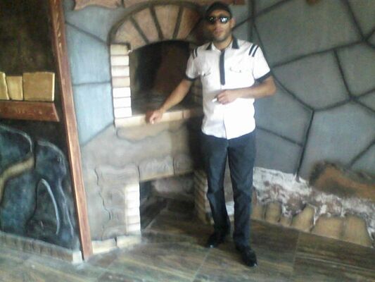  ,   Armen, 36 ,   ,   