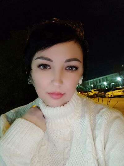  Hong Kong,   Julia, 40 ,   ,   