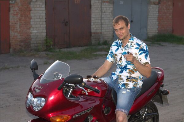  ,   Enstein, 38 ,   
