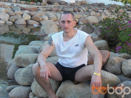  ,   Viktor, 44 ,   