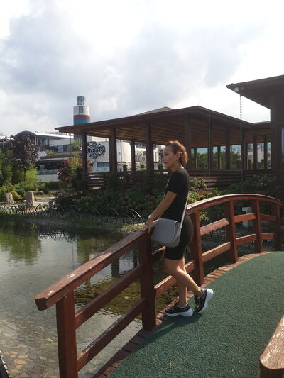  ,   Sabrina, 42 ,   ,   , c 