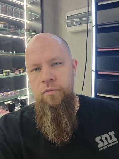  ,   Truman, 33 ,   
