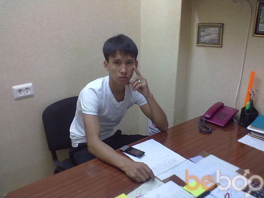  1476717  Erlan, 32 ,    