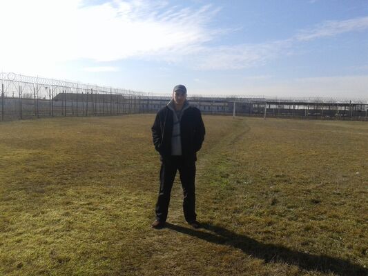   ,   Robion, 44 ,   