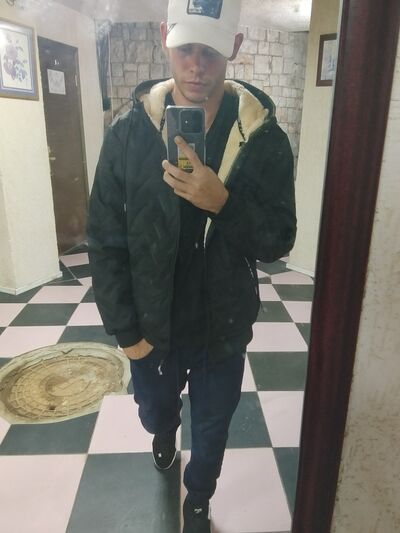  ,   Ricardo, 25 ,   ,   