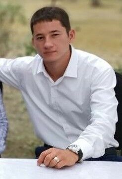  18374317  Umar, 29 ,    