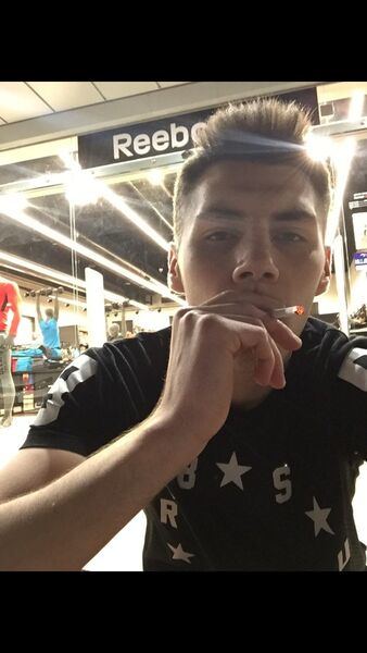  ,   Artur, 28 ,   ,   , c , 