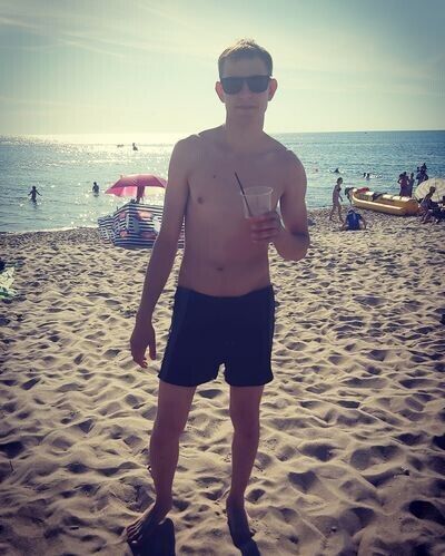  -,   Artem, 30 ,   ,   , c 