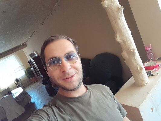  ,   Romeo, 28 ,   ,   , c , 