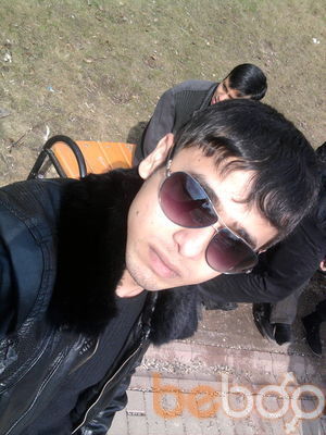  ,   Maksim, 32 ,   