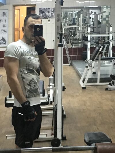  ,   Garik, 40 ,   
