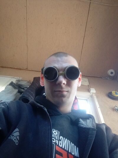  ,   YEVHEN, 20 ,   ,   