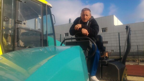 ,   Viktor, 58 ,  