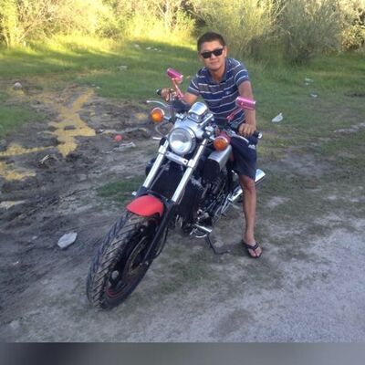  ,   Jhon, 33 ,   