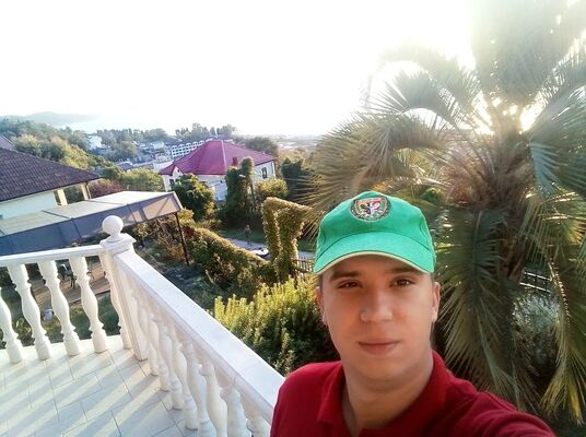  ,   Artur, 29 ,   ,   