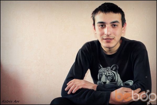  ,   Lui, 33 ,   , 