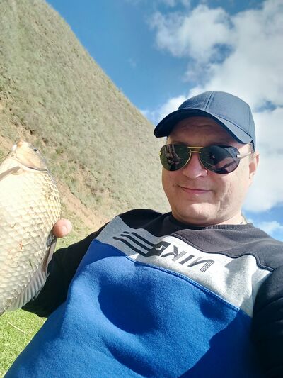  ,   Denis, 32 ,   c 