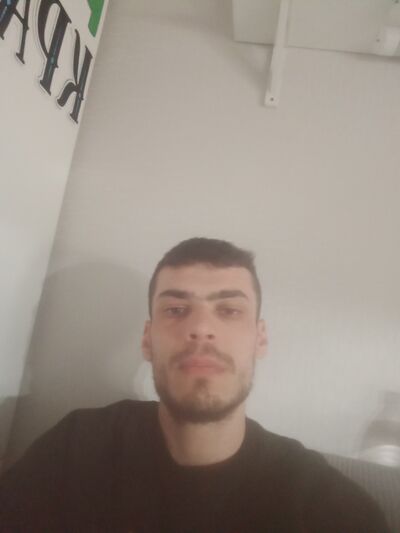  ,   Robert, 28 ,   