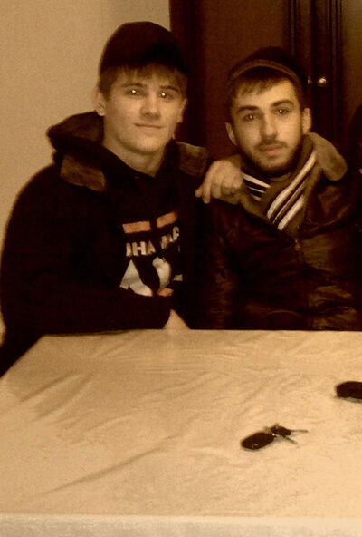  ,   AhmED EvLOeV, 33 ,   ,   , c 