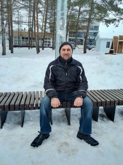  ,   Alek, 46 ,   ,   