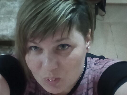 ,   Julia, 40 ,  