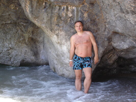  ,   Aleks, 60 ,   