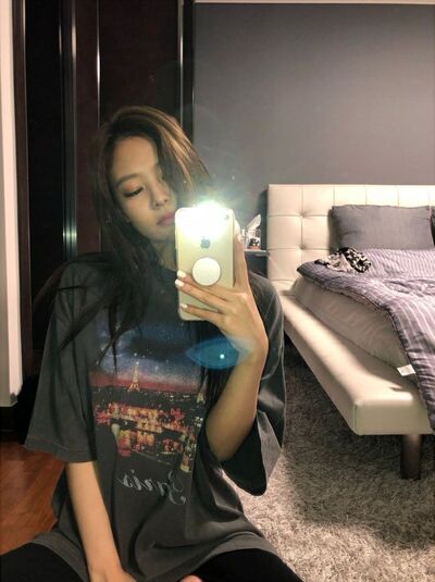  ,   Jennie, 26 ,   