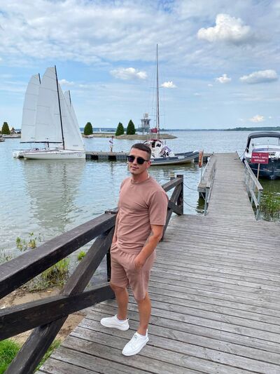  ,   Mikhail, 32 ,   ,   , c 