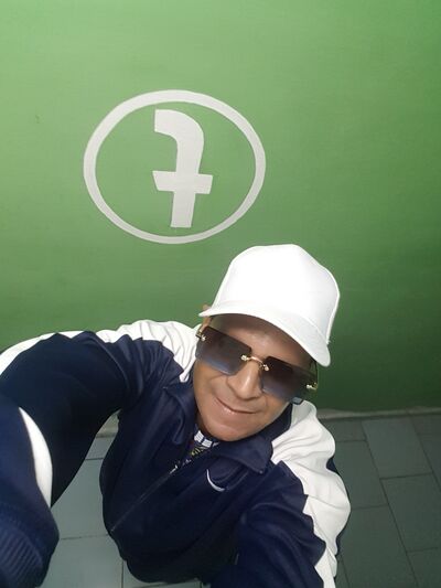  ,   Francisco, 44 ,   ,   