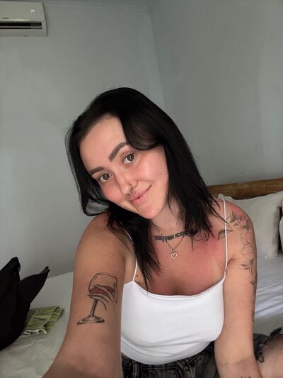  Kuta,   , 25 ,  