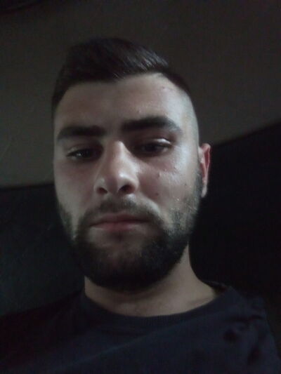  ,   Viktor, 29 ,  