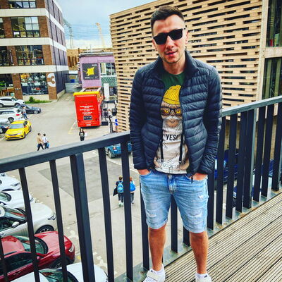  ,   Viktor, 38 ,   ,   , c , 