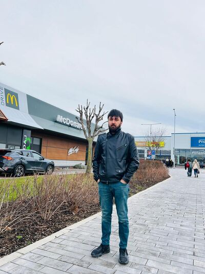  ,   Habib, 32 ,   , c 