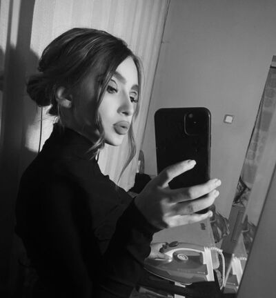  ,   Diana, 26 ,   ,   