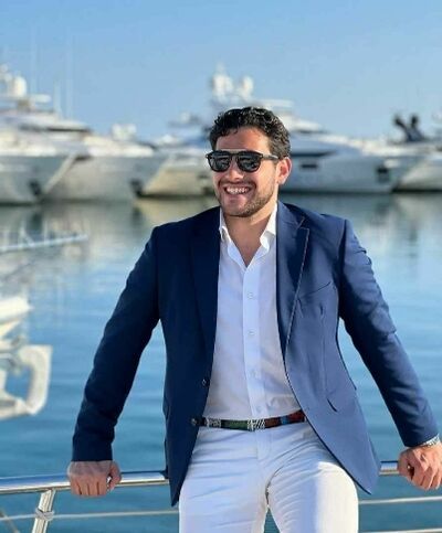  ,   Denis, 42 ,   ,   