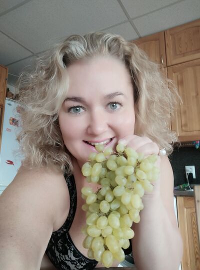  ,   Anna, 49 ,   c 