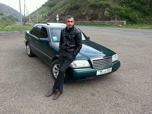  ,   Artur, 41 ,   